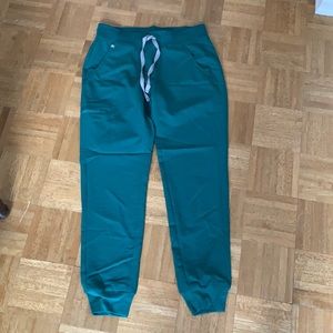 NWT Figs joggers zamora 2.0 size small. Hunter green.